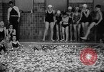 Standbild Apple bobbing Seattle Washington USA, 1938, aus Sekunde 37 historischem Filmmaterial Videoclip 65675043245