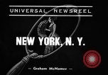 Standbild winter Bekleidung Fashion Show New York United States USA, 1938, aus Sekunde 3 historischem Filmmaterial Videoclip 65675043246