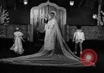 Standbild winter Bekleidung Fashion Show New York United States USA, 1938, aus Sekunde 5 historischem Filmmaterial Videoclip 65675043246