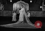 Standbild winter Bekleidung Fashion Show New York United States USA, 1938, aus Sekunde 8 historischem Filmmaterial Videoclip 65675043246