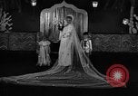 Standbild winter Bekleidung Fashion Show New York United States USA, 1938, aus Sekunde 9 historischem Filmmaterial Videoclip 65675043246