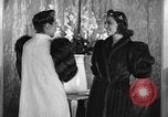 Standbild winter Bekleidung Fashion Show New York United States USA, 1938, aus Sekunde 19 historischem Filmmaterial Videoclip 65675043246