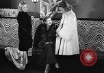 Standbild winter Bekleidung Fashion Show New York United States USA, 1938, aus Sekunde 27 historischem Filmmaterial Videoclip 65675043246