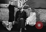 Standbild winter Bekleidung Fashion Show New York United States USA, 1938, aus Sekunde 29 historischem Filmmaterial Videoclip 65675043246