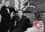 Standbild winter Bekleidung Fashion Show New York United States USA, 1938, aus Sekunde 32 historischem Filmmaterial Videoclip 65675043246