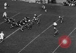 Standbild Fußballspiel New Haven Connecticut USA, 1938, aus Sekunde 12 historischem Filmmaterial Videoclip 65675043247