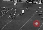 Standbild Fußballspiel New Haven Connecticut USA, 1938, aus Sekunde 15 historischem Filmmaterial Videoclip 65675043247