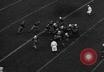 Standbild Fußballspiel New Haven Connecticut USA, 1938, aus Sekunde 29 historischem Filmmaterial Videoclip 65675043247