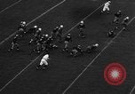 Standbild Fußballspiel New Haven Connecticut USA, 1938, aus Sekunde 32 historischem Filmmaterial Videoclip 65675043247