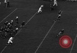 Standbild Fußballspiel New Haven Connecticut USA, 1938, aus Sekunde 33 historischem Filmmaterial Videoclip 65675043247