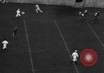 Standbild Fußballspiel New Haven Connecticut USA, 1938, aus Sekunde 36 historischem Filmmaterial Videoclip 65675043247