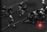 Standbild Fußballspiel New Haven Connecticut USA, 1938, aus Sekunde 42 historischem Filmmaterial Videoclip 65675043247
