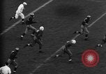 Standbild Fußballspiel New Haven Connecticut USA, 1938, aus Sekunde 47 historischem Filmmaterial Videoclip 65675043247