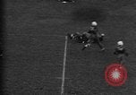 Standbild Fußballspiel New Haven Connecticut USA, 1938, aus Sekunde 50 historischem Filmmaterial Videoclip 65675043247