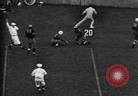 Standbild Fußballspiel New Haven Connecticut USA, 1938, aus Sekunde 52 historischem Filmmaterial Videoclip 65675043247