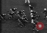 Standbild Fußballspiel New Haven Connecticut USA, 1938, aus Sekunde 53 historischem Filmmaterial Videoclip 65675043247