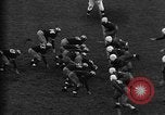 Standbild Fußballspiel New Haven Connecticut USA, 1938, aus Sekunde 54 historischem Filmmaterial Videoclip 65675043247