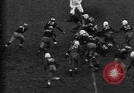 Standbild Fußballspiel New Haven Connecticut USA, 1938, aus Sekunde 55 historischem Filmmaterial Videoclip 65675043247