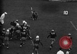 Standbild Fußballspiel New Haven Connecticut USA, 1938, aus Sekunde 57 historischem Filmmaterial Videoclip 65675043247