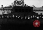 Standbild May Day Parade Moskau Russland Sowjetunion, 1953, aus Sekunde 14 historischem Filmmaterial Videoclip 65675043253