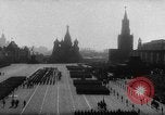 Standbild May Day Parade Moskau Russland Sowjetunion, 1953, aus Sekunde 24 historischem Filmmaterial Videoclip 65675043253