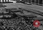Standbild May Day Parade Moskau Russland Sowjetunion, 1953, aus Sekunde 32 historischem Filmmaterial Videoclip 65675043253