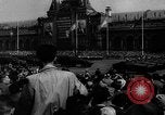 Standbild May Day Parade Moskau Russland Sowjetunion, 1953, aus Sekunde 43 historischem Filmmaterial Videoclip 65675043253
