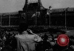 Standbild May Day Parade Moskau Russland Sowjetunion, 1953, aus Sekunde 45 historischem Filmmaterial Videoclip 65675043253