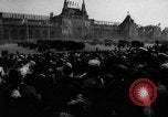 Standbild May Day Parade Moskau Russland Sowjetunion, 1953, aus Sekunde 56 historischem Filmmaterial Videoclip 65675043253