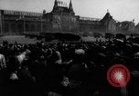 Standbild May Day Parade Moskau Russland Sowjetunion, 1953, aus Sekunde 57 historischem Filmmaterial Videoclip 65675043253
