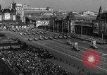Standbild May Day Parade Moskau Russland Sowjetunion, 1953, aus Sekunde 61 historischem Filmmaterial Videoclip 65675043253