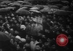 Standbild Unruhen in Tokio über den Vertrag von San Francisco Tokio Japan, 1952, aus Sekunde 8 historischem Filmmaterial Videoclip 65675043254