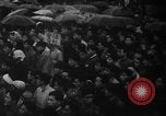 Standbild Unruhen in Tokio über den Vertrag von San Francisco Tokio Japan, 1952, aus Sekunde 9 historischem Filmmaterial Videoclip 65675043254