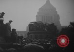 Standbild Unruhen in Tokio über den Vertrag von San Francisco Tokio Japan, 1952, aus Sekunde 13 historischem Filmmaterial Videoclip 65675043254