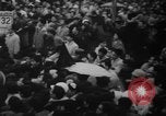 Standbild Unruhen in Tokio über den Vertrag von San Francisco Tokio Japan, 1952, aus Sekunde 17 historischem Filmmaterial Videoclip 65675043254