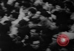 Standbild Unruhen in Tokio über den Vertrag von San Francisco Tokio Japan, 1952, aus Sekunde 24 historischem Filmmaterial Videoclip 65675043254