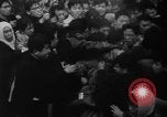 Standbild Unruhen in Tokio über den Vertrag von San Francisco Tokio Japan, 1952, aus Sekunde 38 historischem Filmmaterial Videoclip 65675043254