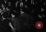 Standbild Unruhen in Tokio über den Vertrag von San Francisco Tokio Japan, 1952, aus Sekunde 52 historischem Filmmaterial Videoclip 65675043254