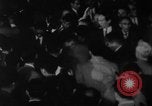 Standbild Unruhen in Tokio über den Vertrag von San Francisco Tokio Japan, 1952, aus Sekunde 56 historischem Filmmaterial Videoclip 65675043254