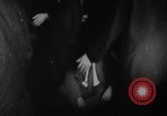 Standbild Unruhen in Tokio über den Vertrag von San Francisco Tokio Japan, 1952, aus Sekunde 58 historischem Filmmaterial Videoclip 65675043254