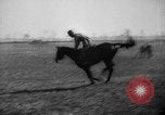 Immagine di Gli ufficiali di cavalleria Roma Italia, 1929, secondo 22 filmato di repertorio 65675043268