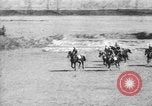 Standbild amerikanischen Kavallerie Offiziere Rom Italien, 1929, aus Sekunde 16 historischem Filmmaterial Videoclip 65675043269