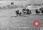 Standbild amerikanischen Kavallerie Offiziere Rom Italien, 1929, aus Sekunde 17 historischem Filmmaterial Videoclip 65675043269