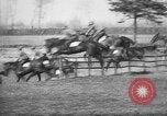 Standbild amerikanischen Kavallerie Offiziere Rom Italien, 1929, aus Sekunde 34 historischem Filmmaterial Videoclip 65675043269