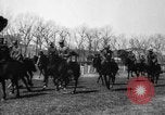 Standbild amerikanischen Kavallerie Offiziere Rom Italien, 1929, aus Sekunde 50 historischem Filmmaterial Videoclip 65675043269