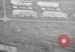Immagine di B-24 kamikaze attaccano le raffinerie di petrolio e impianti di deposito Labuan Isola Borneo, 1944, secondo 25 filmato di repertorio 65675043293