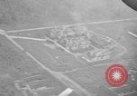 Immagine di B-24 kamikaze attaccano le raffinerie di petrolio e impianti di deposito Labuan Isola Borneo, 1944, secondo 32 filmato di repertorio 65675043293