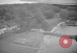 Immagine di B-24 kamikaze attaccano le raffinerie di petrolio e impianti di deposito Labuan Isola Borneo, 1944, secondo 49 filmato di repertorio 65675043293