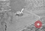 Immagine di B-24 kamikaze attaccano le raffinerie di petrolio e impianti di deposito Labuan Isola Borneo, 1944, secondo 58 filmato di repertorio 65675043293