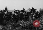 Standbild deutsche Truppen Frankreich, 1940, aus Sekunde 49 historischem Filmmaterial Videoclip 65675043294